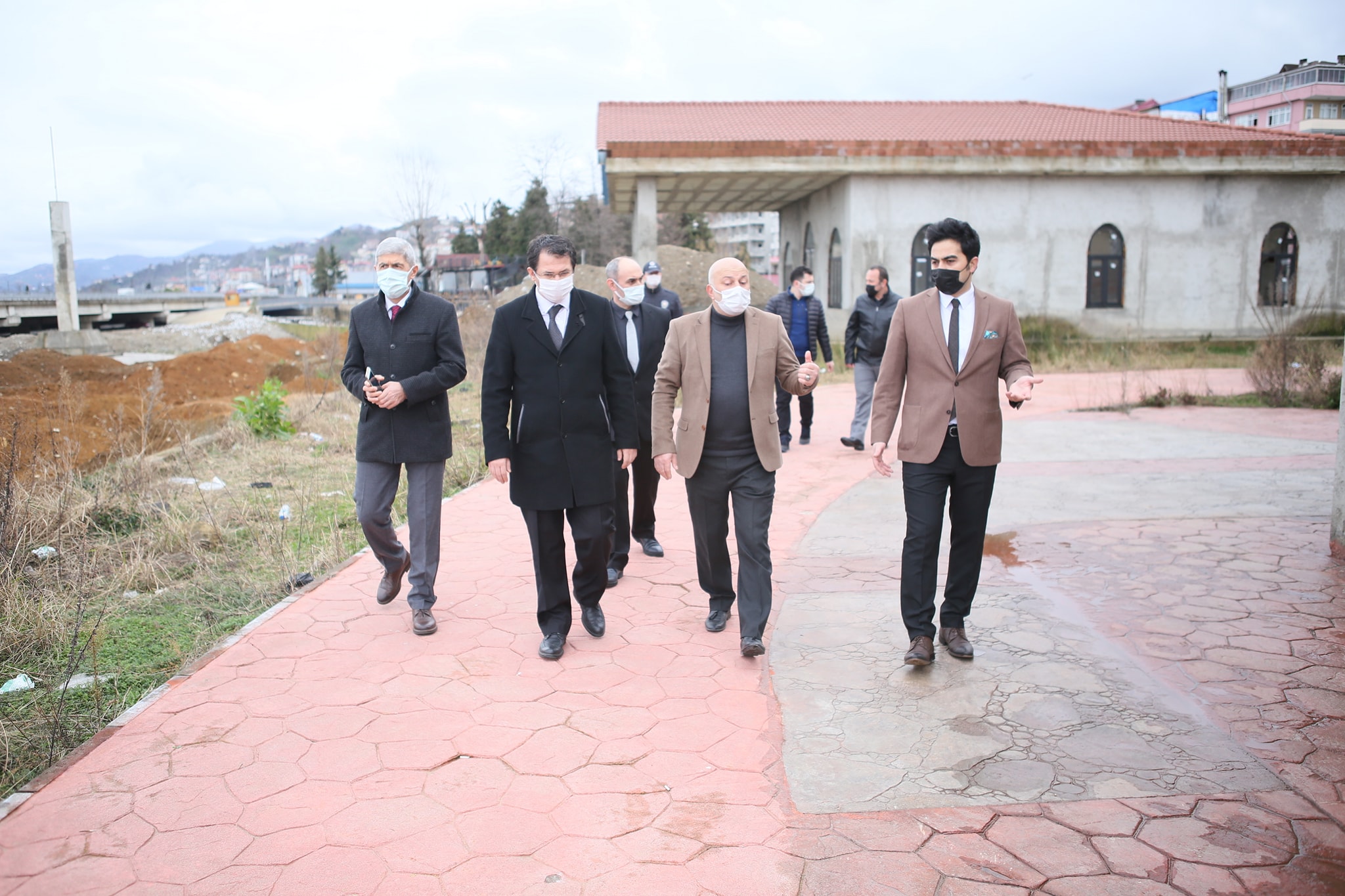 Hafta Sonu İlçede Açık Olan Esnafı Ziyaret Ettik