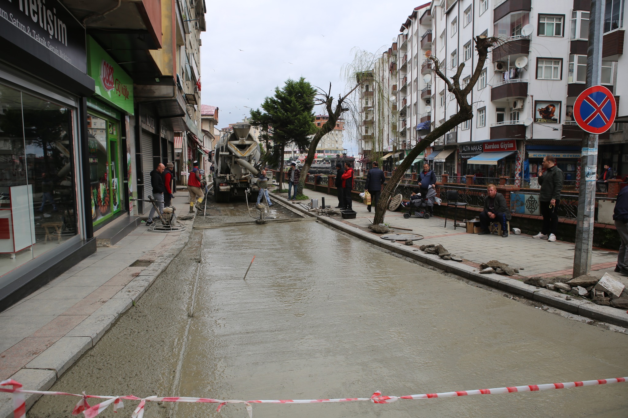 Cumhuriyet ve Yavuz Selim Mahallerimizde alt yapı ve üst yapıları sil baştan yeniliyoruz. 