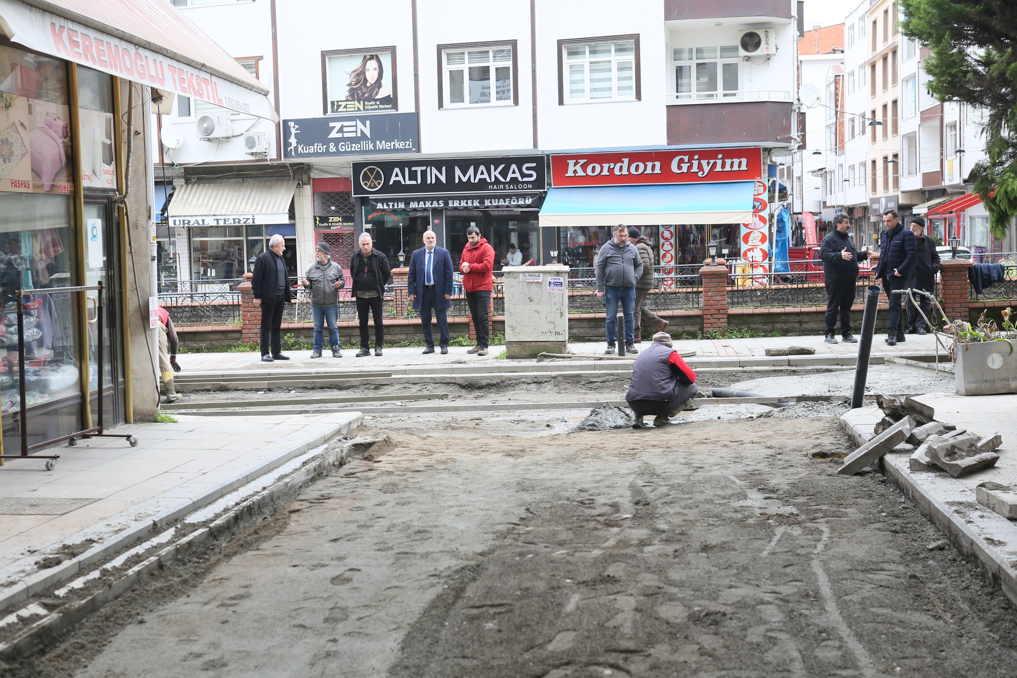Cumhuriyet ve Yavuz Selim Mahallerimizde alt yapı ve üst yapıları sil baştan yeniliyoruz. 