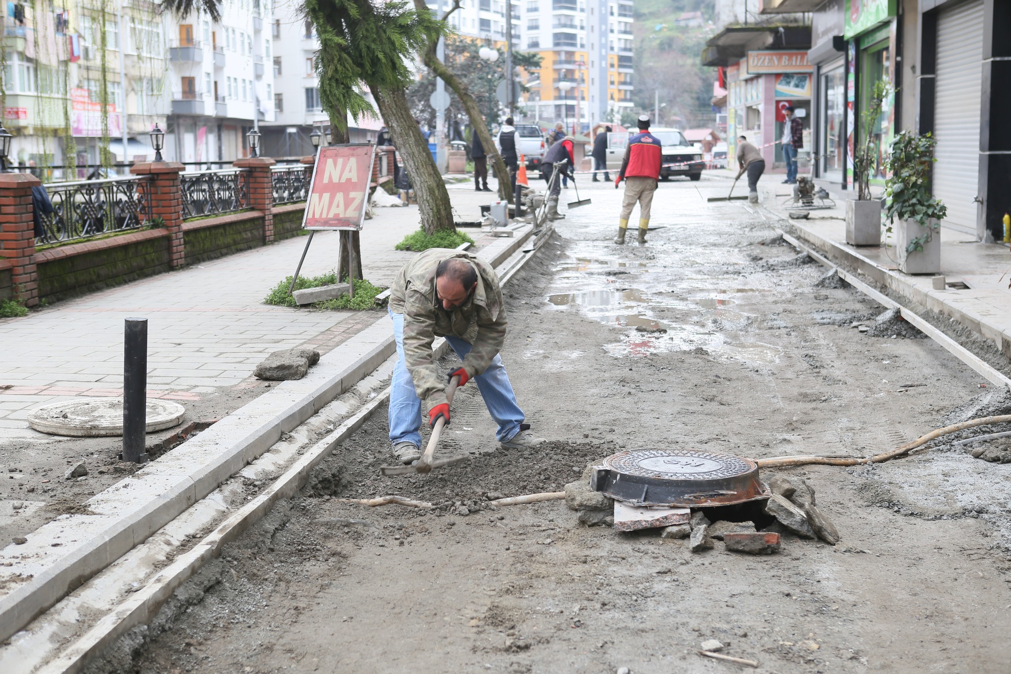 Cumhuriyet ve Yavuz Selim Mahallerimizde alt yapı ve üst yapıları sil baştan yeniliyoruz. 