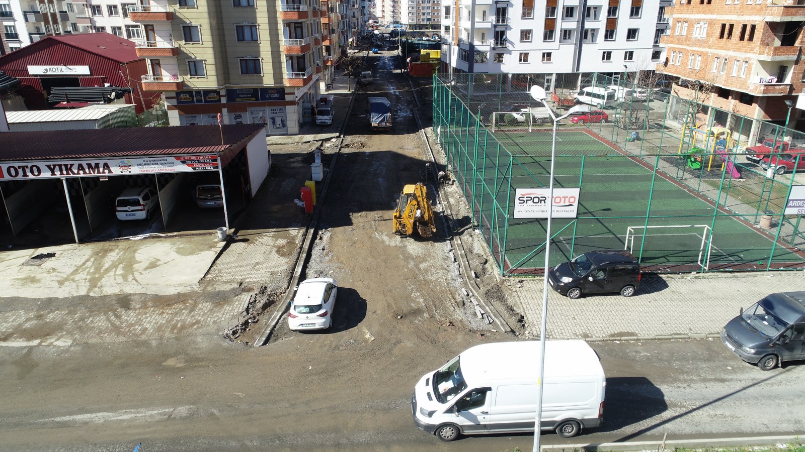 Hacışahinler Caddesinde üst yapı çalışmalarına başladık.