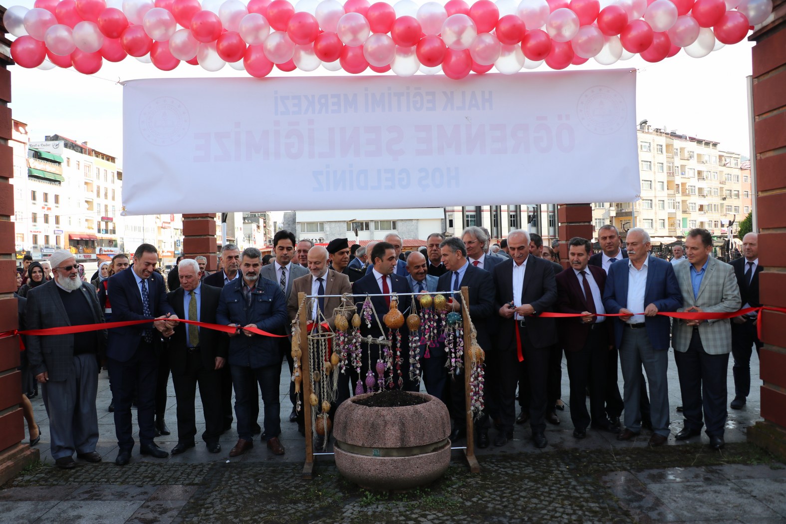 Ardeşen'de Çok Anlamlı Bir Sergi Hayat Buldu