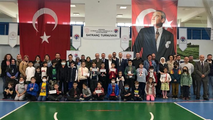 23 Nisan haftasına özel düzenlenen Satranç Turnuvası tamamlandı.