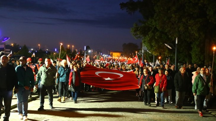 Ardeşen'de Cumhuriyet Coşkusu Fener Alayı