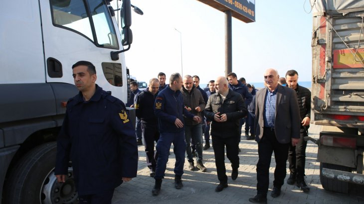 Hatay Samandağ’daki yardım toplanma merkezi ziyaret