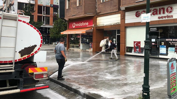 İlçemizi Baştan Aşağı Dezenfekte Ediyoruz
